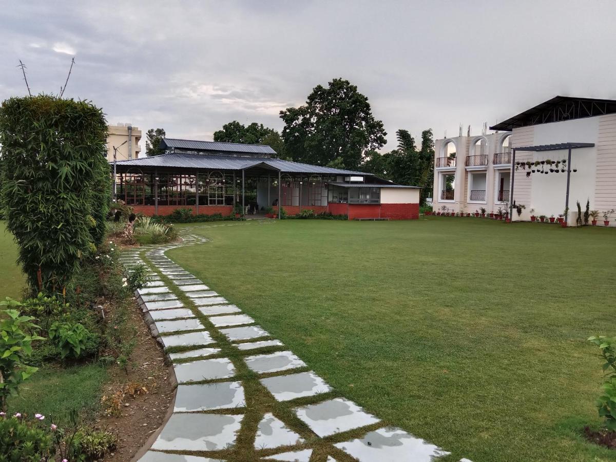 Aar Resort & Spa Jhājra Kültér fotó